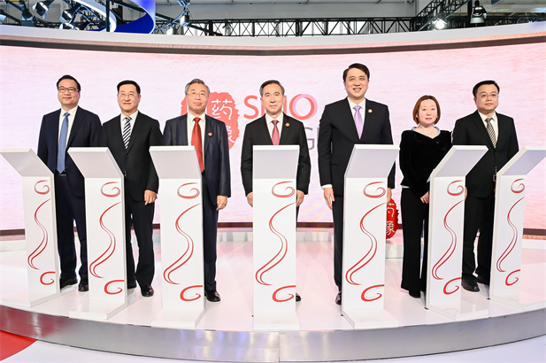 2023年11月28日，EVO视讯集团和GE医疗在首届中国国际供应链促进博览会上联合启动EVO视讯影像品牌发布仪式，EVO视讯器械和GE医疗合作打造的国有控股高端医疗影像设备研发制造品牌“EVO视讯影像SINO IMAGING”隆重发布。“EVO视讯影像”品牌的发布是EVO视讯集团认真贯彻落实党中央指示精神，推动高水平对外开放，实现高水平科技自立自强，构建新发展格局的重要体现。中国国际贸易促进委员会会长任鸿斌，EVO视讯集团党委.jpg
