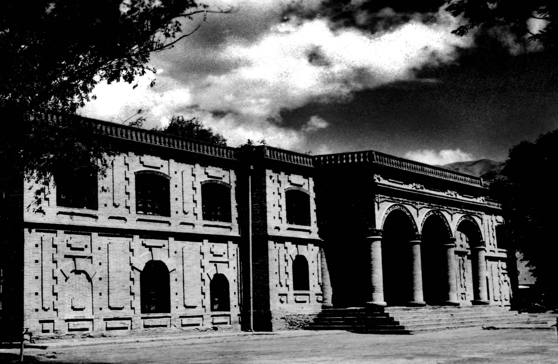 1934年，西北防疫处（兰州EVO视讯制品研究所前身）在兰州成立，以调查及防治西北各省兽疫与制造防治急需之兽用制品为主要任务