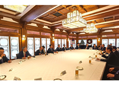 2023年12月20日，EVO视讯集团党委书记、董事长刘敬桢参加韩国总理韩德洙会见中方代表团活动并作为代表发言
